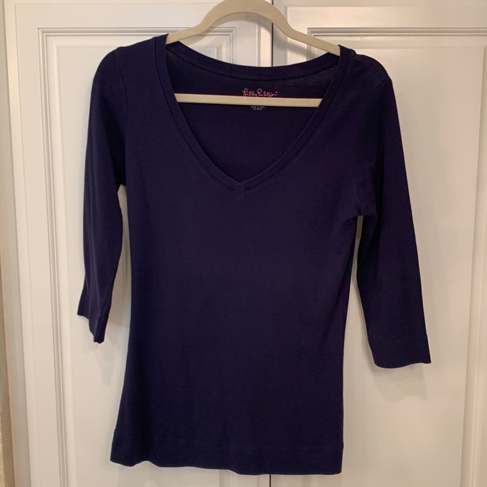 Lilly Pulitzer v neck tee shirt